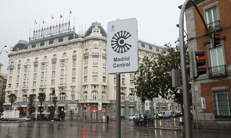 Almeida retrasa su Madrid Central para incluir a los carmenistas 'in extremis'
