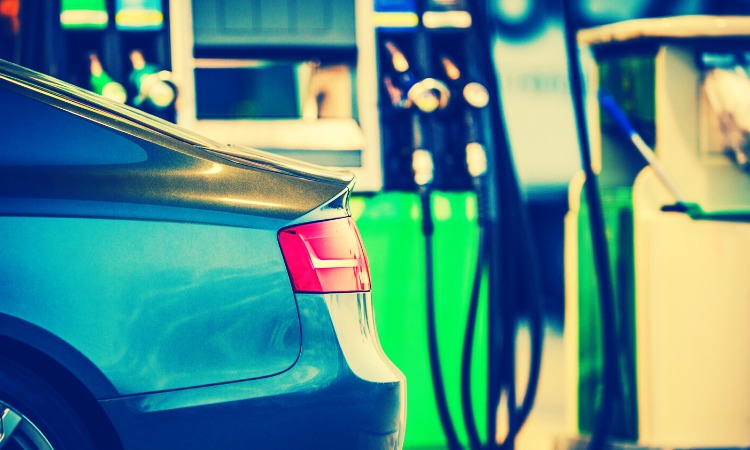 ¿De dónde viene el combustible de España? Así llegan el diésel y la gasolina hasta tu coche