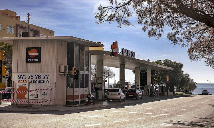 Las gasolineras avisan de que no podrán aplicar a los autónomos la rebaja en los combustibles