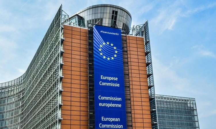 La Unión Europea dice basta y quiere impulsar el E20: la gasolina que promete abaratar el combustible