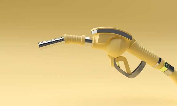 Todo sobre el nuevo combustible E20 que salvará al coche de combustión en Europa: precio, repostaje…