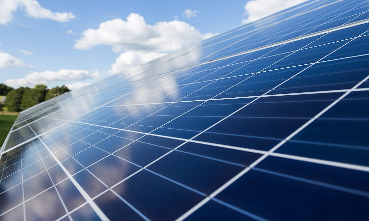 La esponja solar: almacenar energía a partir de pilas de combustible de hidrógeno y paneles solare