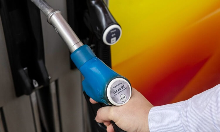 El nuevo surtidor rosa de las gasolineras Repsol puede ser la salvación de los coches de gasolina