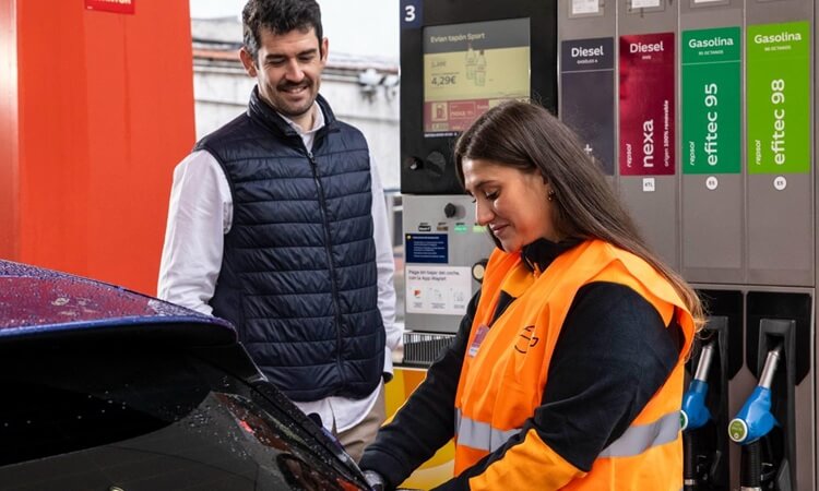 Repsol y Moeve concluyen los descuentos extraordinarios en las gasolineras por la guerra de Irán